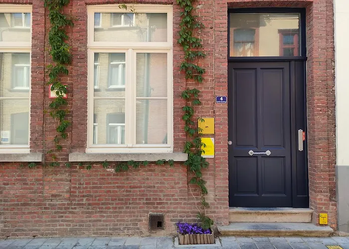 Romantic Flat Heart Of Bruges